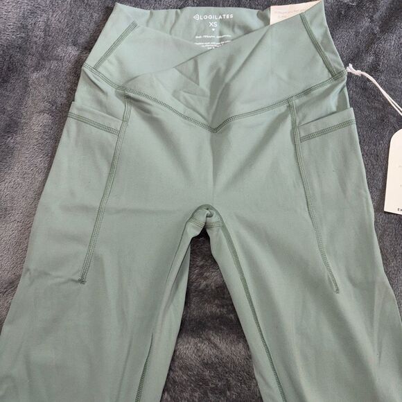 Nwt XS green logilates crisscross flare pants super soft material - Picture 4 of 6